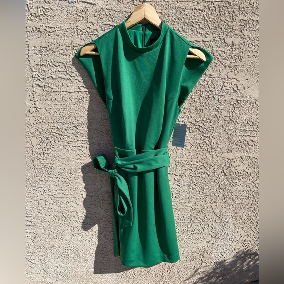 Alexia Admor Green sleeveless Sheath Dress - Emerald Green - Picture 2 of 8